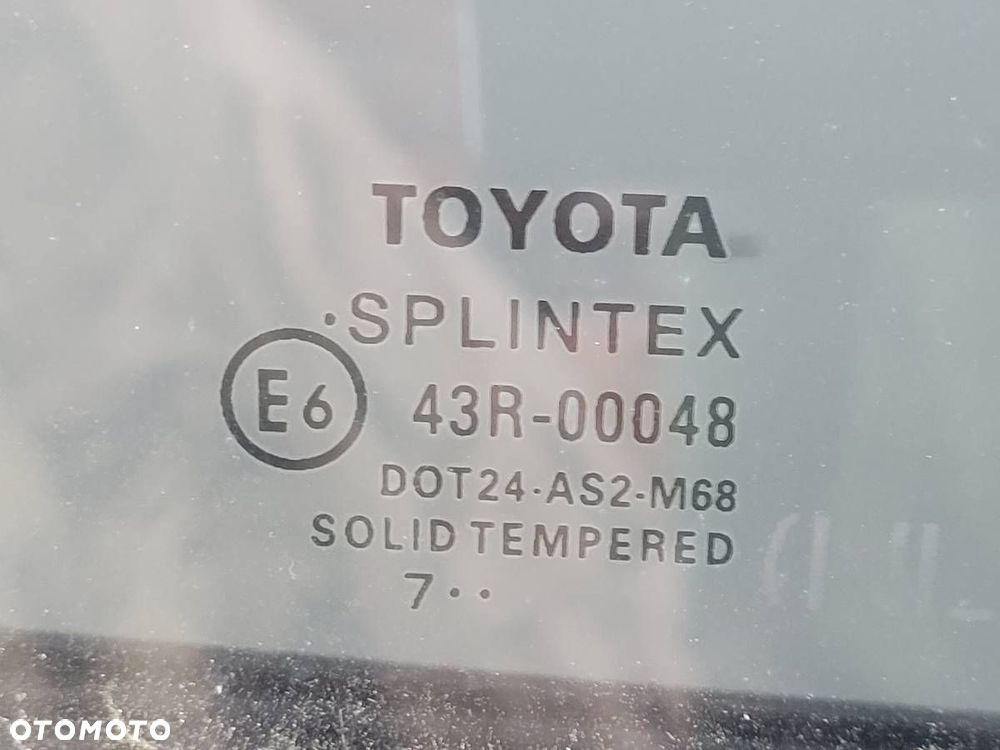 DRZWI TYŁ TYLNE PRAWE KOMPLETNE TOYOTA AVENSIS T25 KOMBI 209 - 10