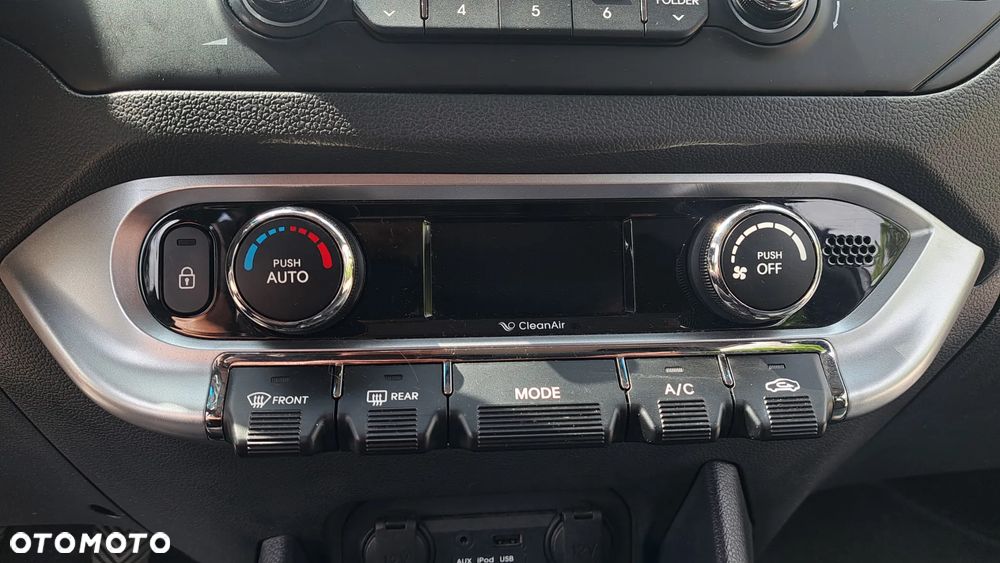Kia Rio 1.2 Fifa World Cup Edition - 13