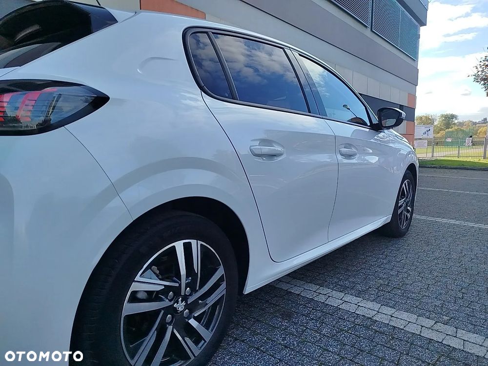 Peugeot 208 TURBO 100 Allure - 31
