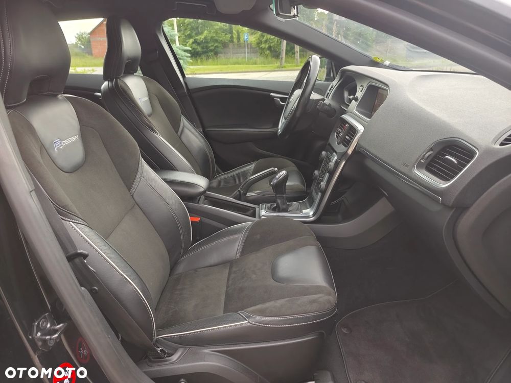 Volvo V40 D2 R Design - 25