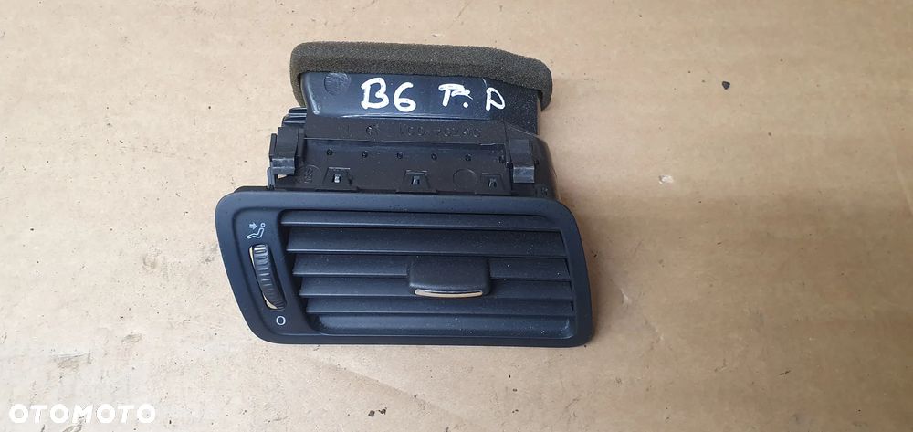 Kratka nawiewu powietrza prawa VW Passat B6 3C1819702F - 2