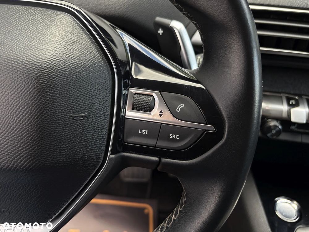 Peugeot 5008 1.6 PureTech Allure S&S EAT8 - 22