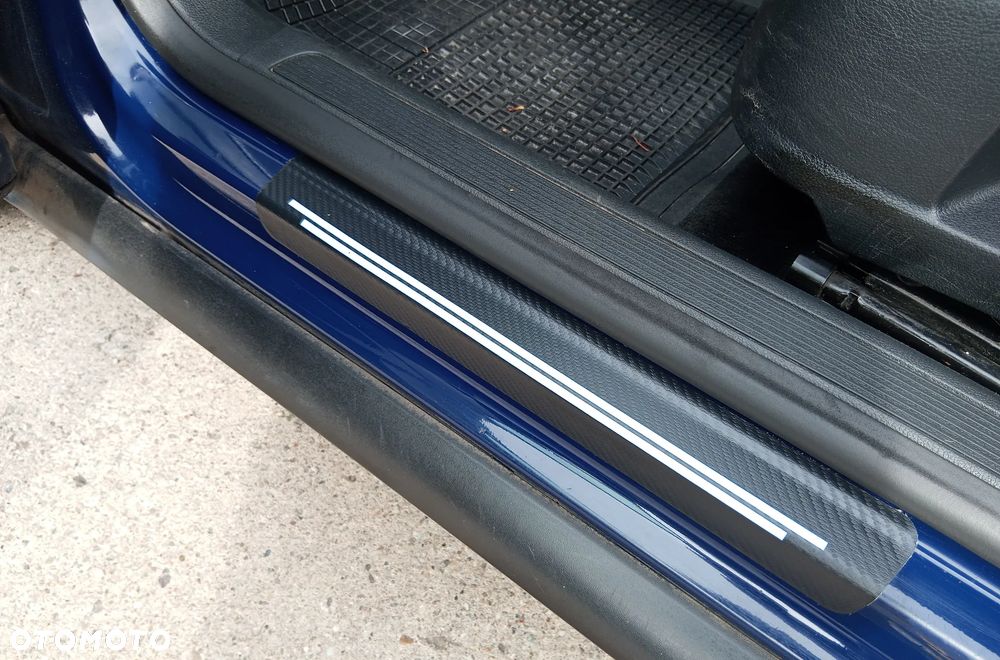 Volkswagen Passat - 12