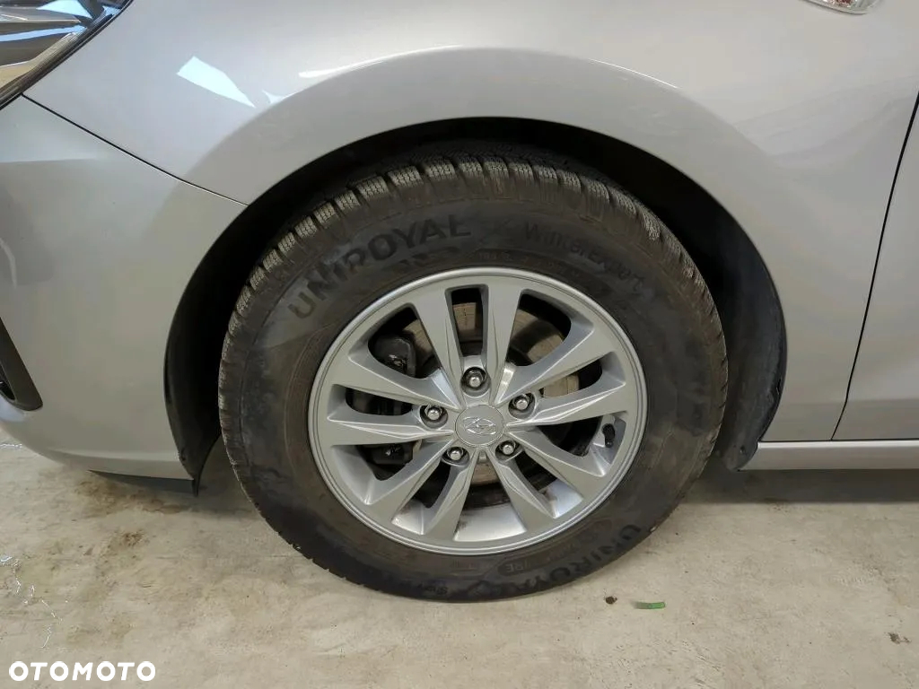 Hyundai i30 1.5 DPI Classic + - 5