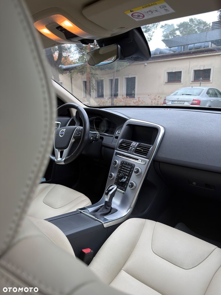 Volvo XC 60 D4 AWD Summum - 8