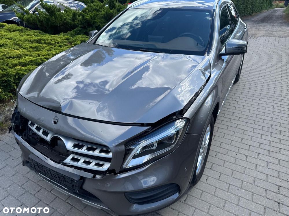 Mercedes-Benz GLA 250 4-Matic AMG Line - 4