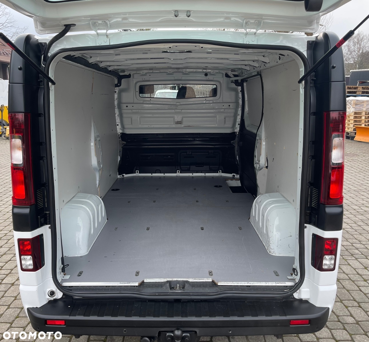 Opel Vivaro - 11