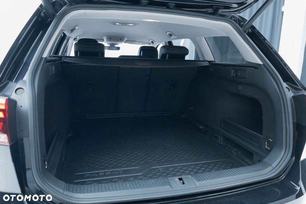 Volkswagen Passat 2.0 TDI 4Mot Elegance DSG - 38