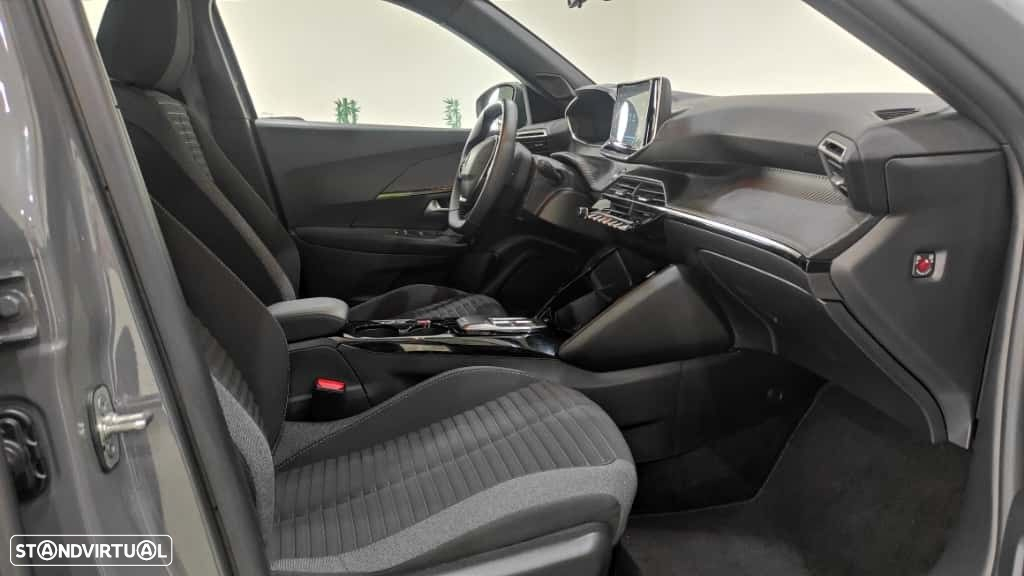 Peugeot e-2008 54 kWh Allure - 23