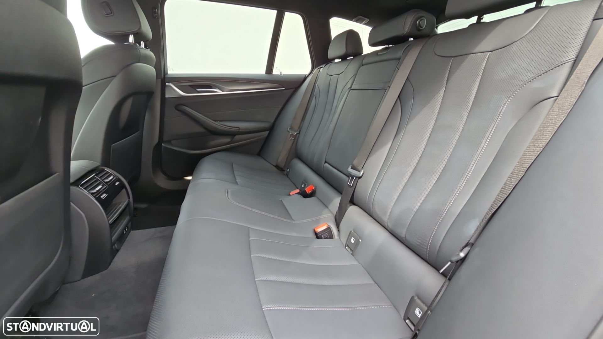 BMW 520 d Pack Desportivo M Auto - 14