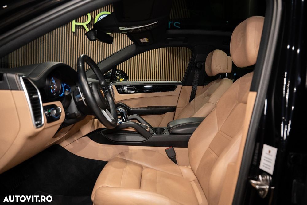 Porsche Cayenne Coupe - 26