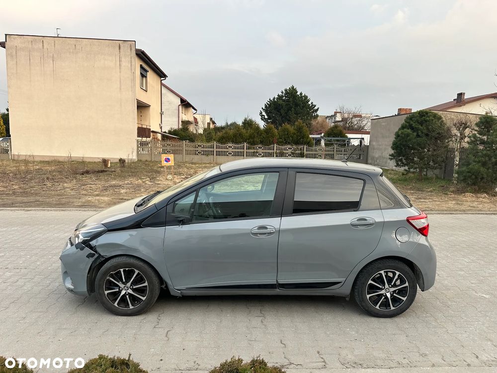 Toyota Yaris 1.5 Premium CVT - 7