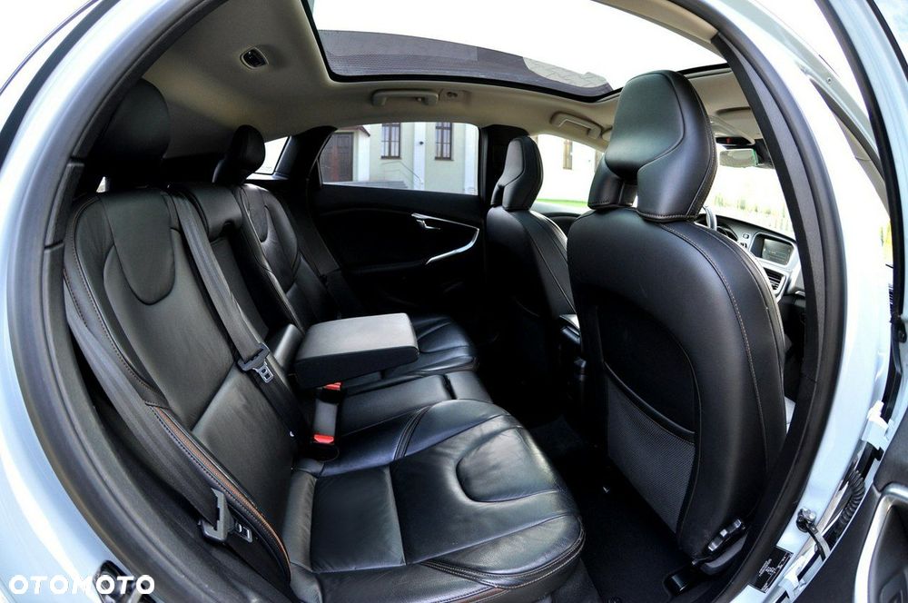 Volvo V40 Cross Country D2 Summum - 11