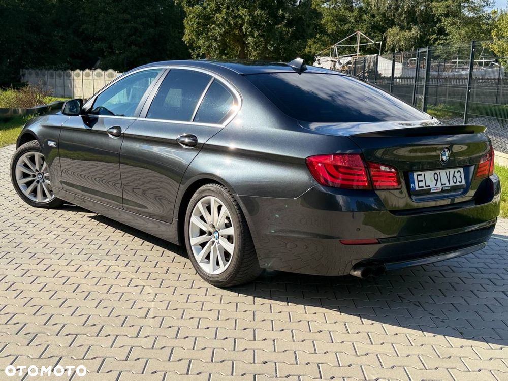 BMW Seria 5 2011 photo 2