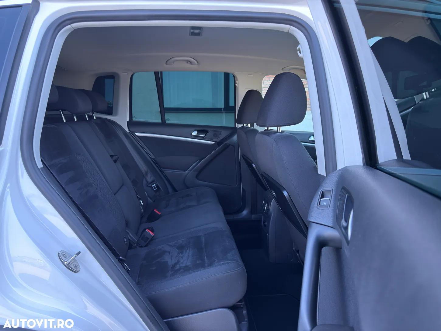 Volkswagen Tiguan - 12