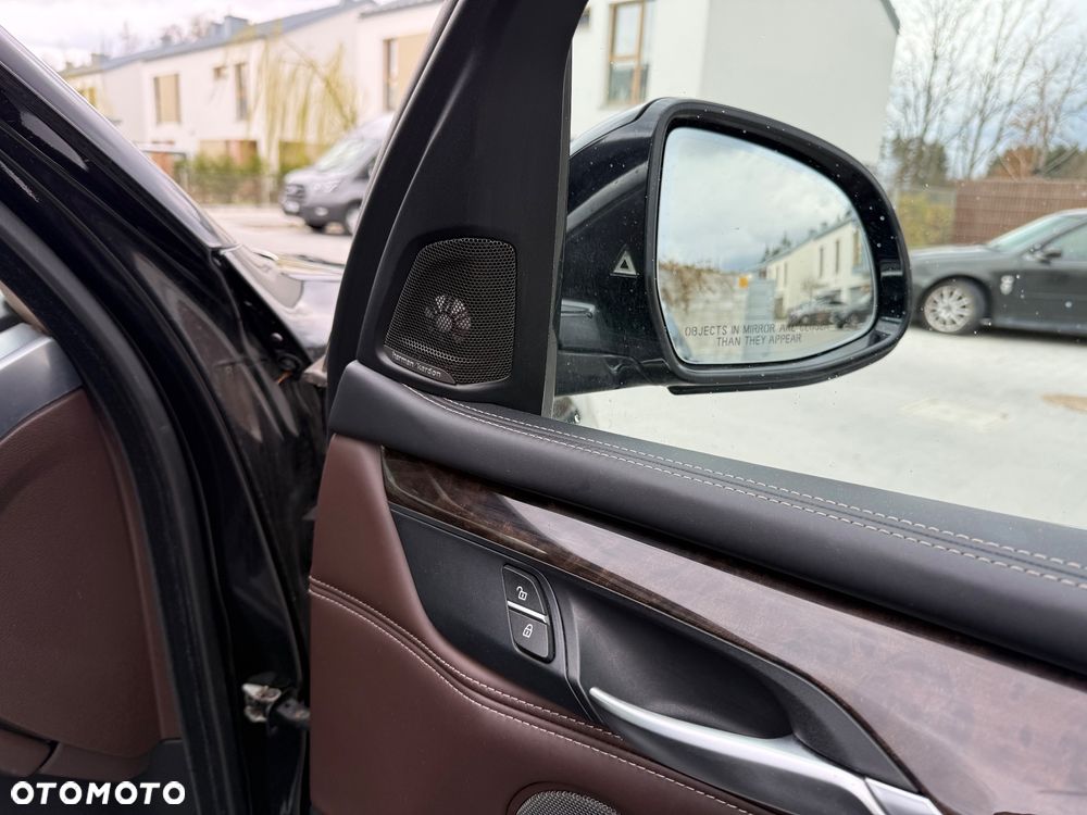 BMW X5 xDrive35i - 12