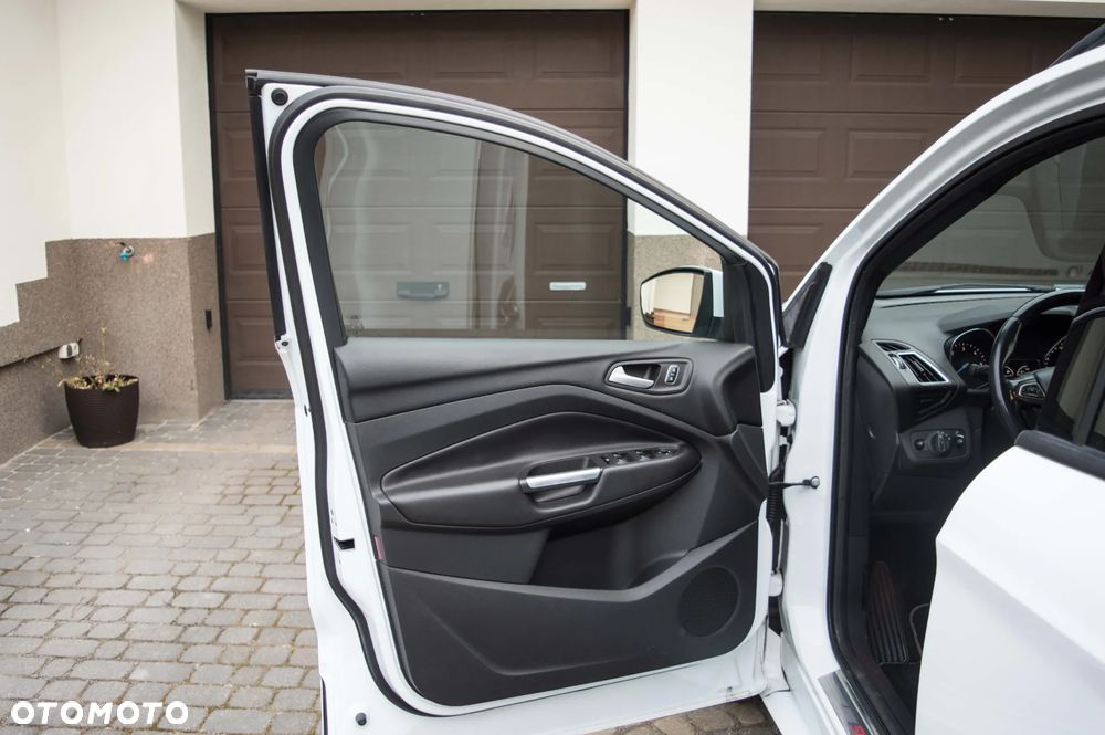 Ford Kuga 2.0 TDCi 4x4 ST-Line - 13