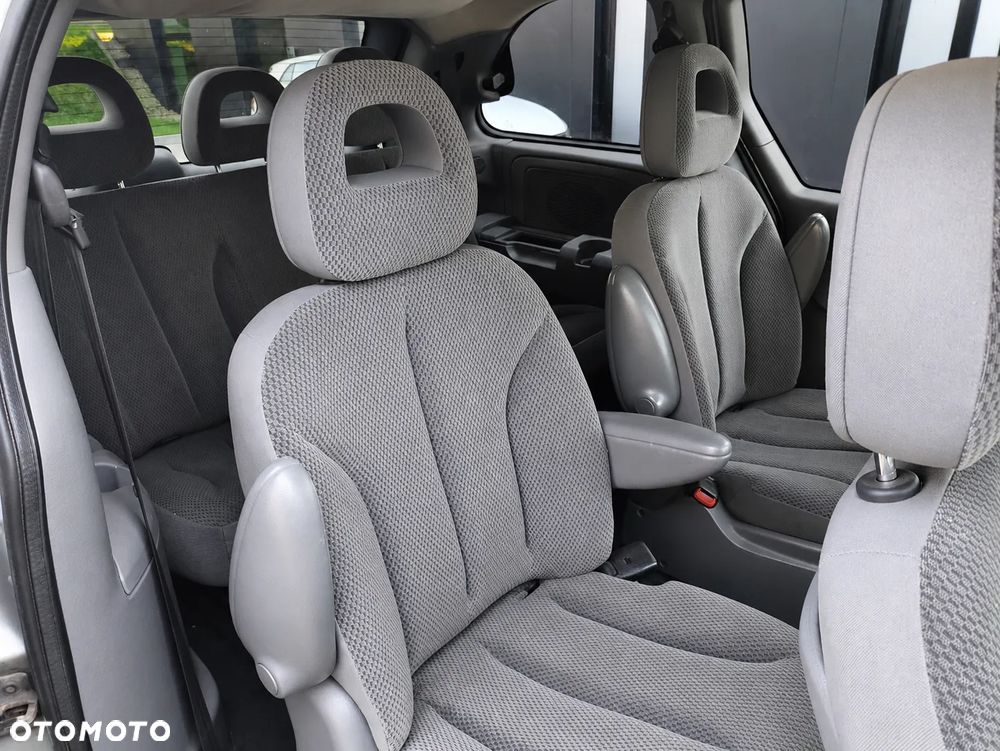 Chrysler Voyager 2.8 LX CRD - 6