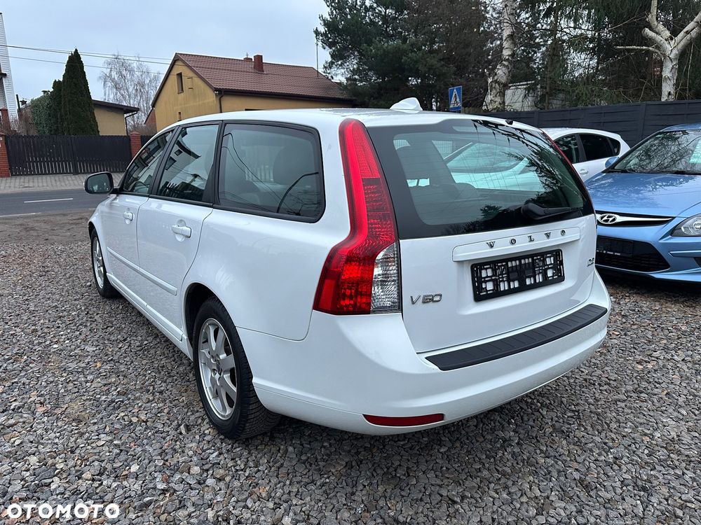 Volvo V50 DPF DRIVe Momentum - 13