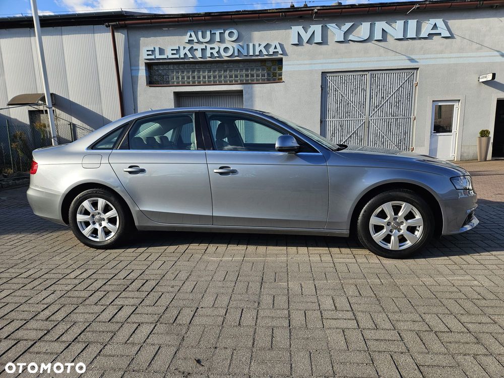 Audi A4 Limousine - 4