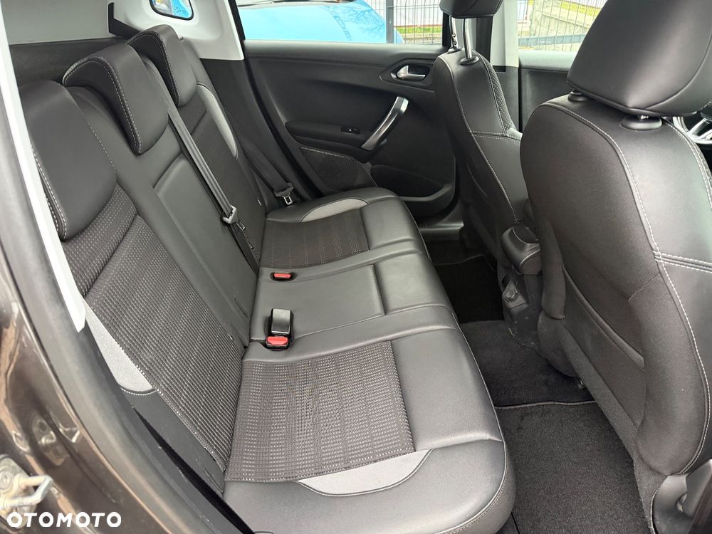 Peugeot 2008 PureTech 110 Stop&Start EAT6 Allure - 31