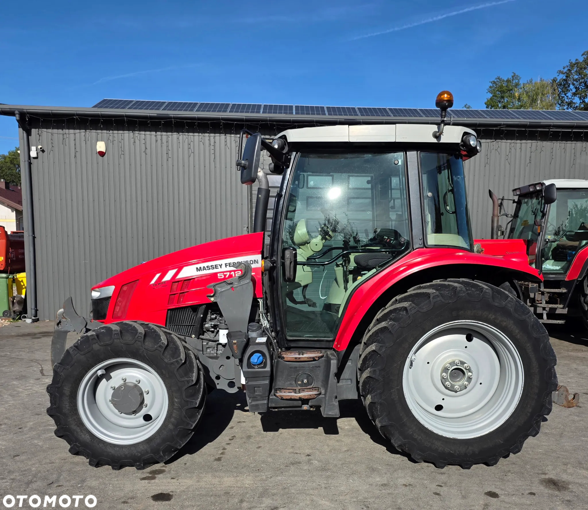 Massey Ferguson 5712 SL Dyna 4 - 4