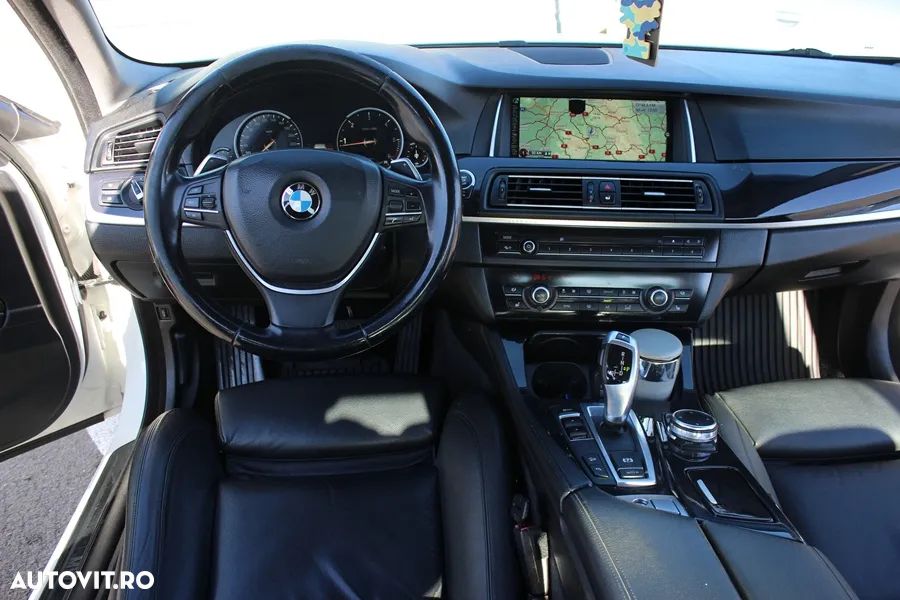BMW Seria 5 525d xDrive AT - 15