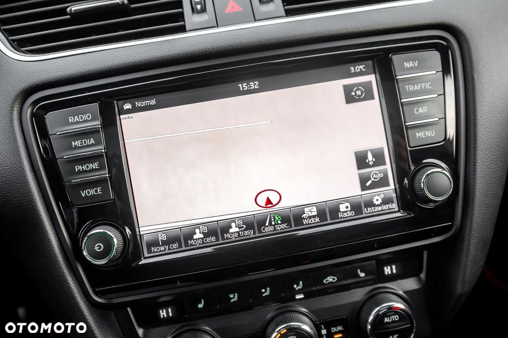 Skoda Octavia 2.0 TSI (Green tec) DSG RS - 32