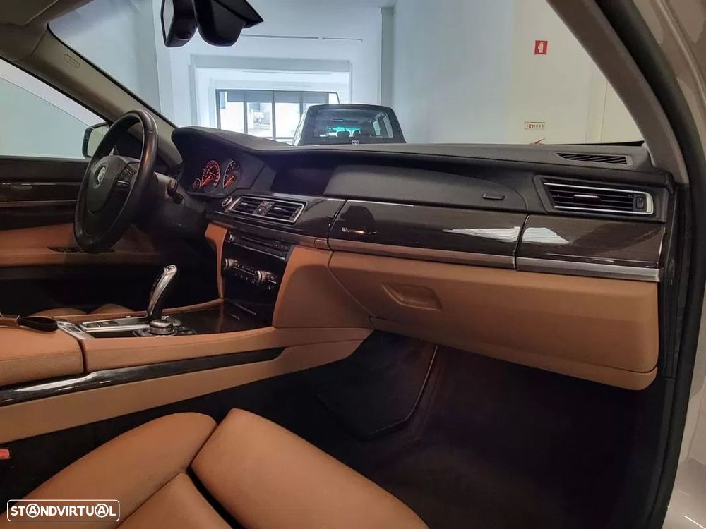 BMW 730 d - 23