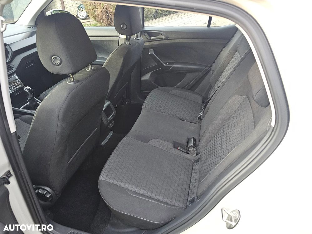 Volkswagen T-Cross - 15