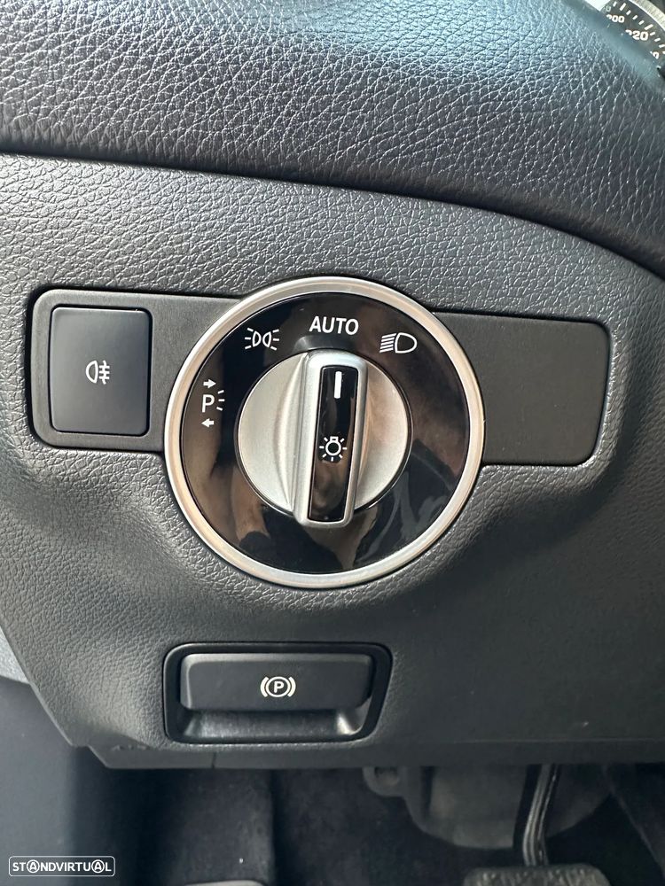 Mercedes-Benz GLA 200 d 7G-DCT Urban - 18