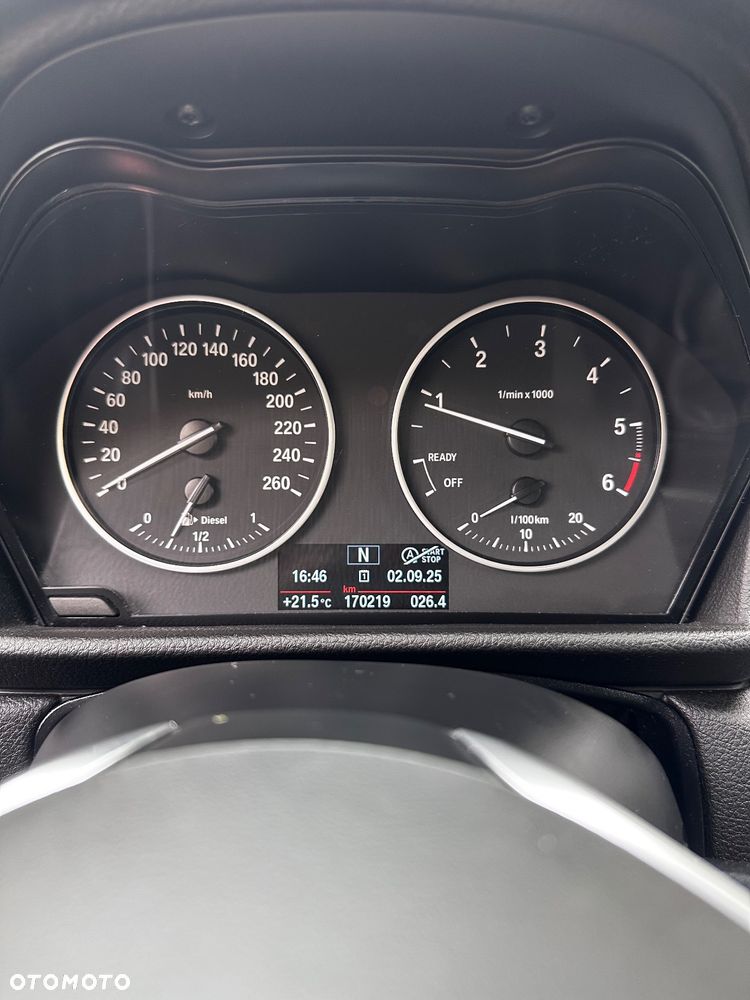 BMW Seria 2 218d - 17