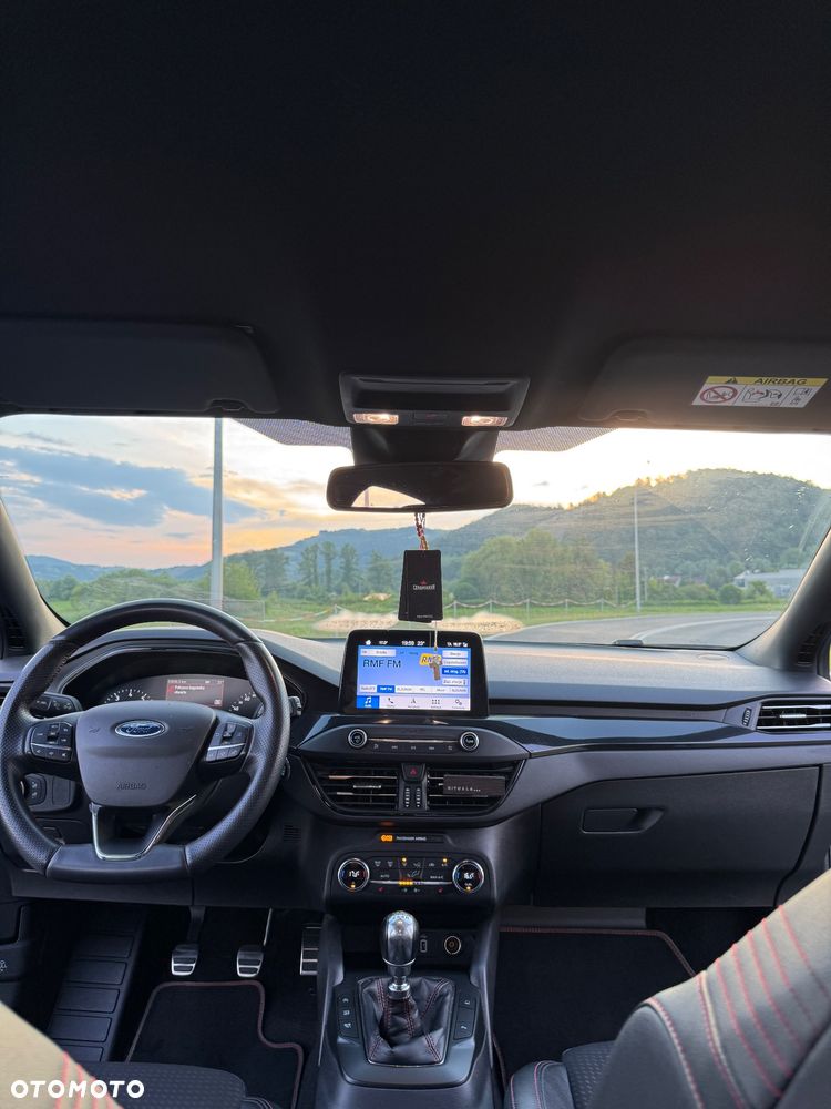 Ford Focus 1.0 EcoBoost ST-Line - 26