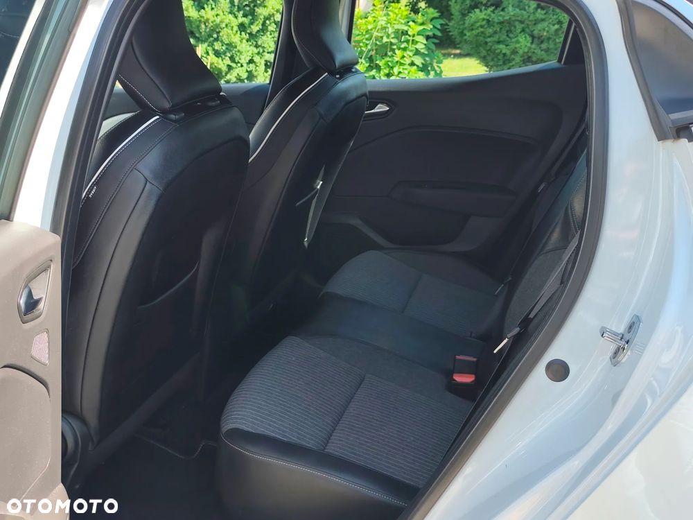 Renault Clio BLUE dCi 100 BUSINESS EDITION - 30