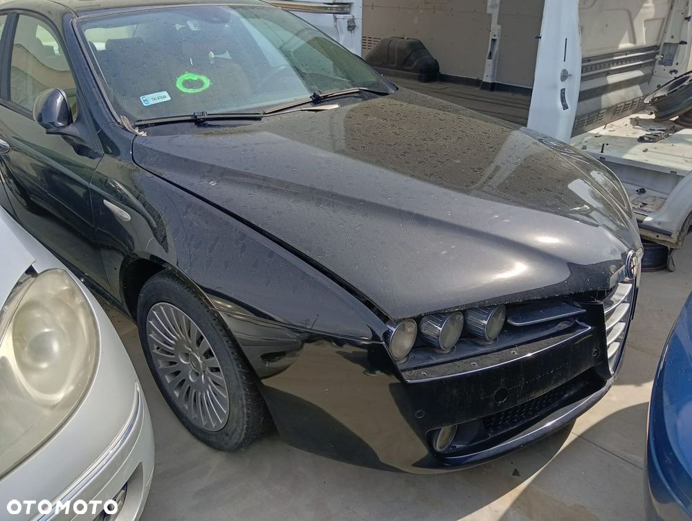Deska Rozdzielcza (Zderzak, Maska, Lampa, Kierownica, Fotele) Alfa Romeo 159 1.9 Diesel 149 Km 2006 - 2