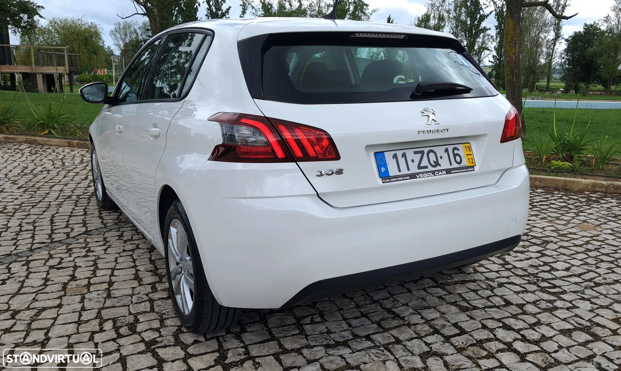 Peugeot 308 1.5 BlueHDi Business Line - 4