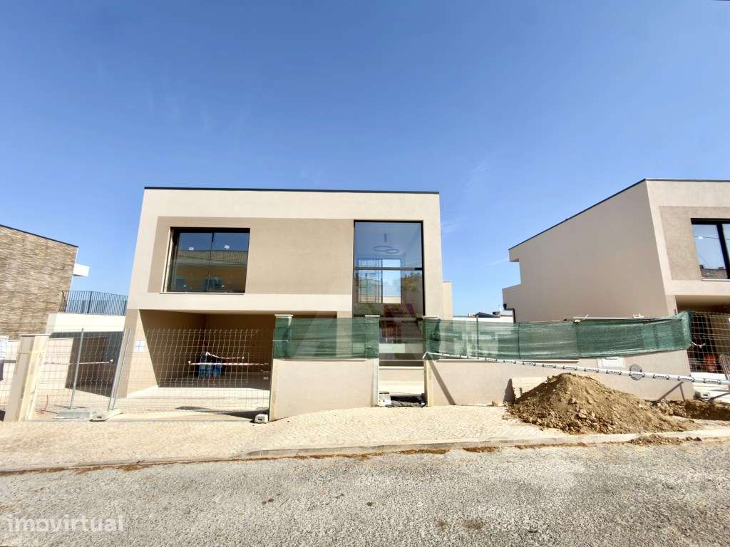 Moradia T4+1 com piscina, jardim e garagem em Cascais - Grande imagem: 2/46