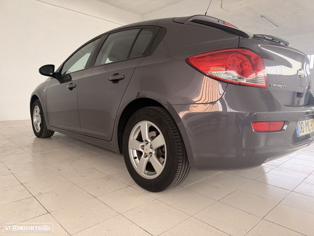 Chevrolet Cruze 1.6 LT - 5