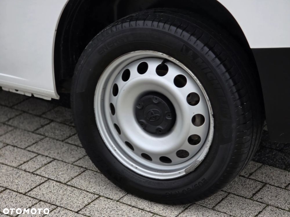 Toyota Proace City 2.0t 1.5 D-4d 100KM  3 OSOBOWA Furgon Blaszak BEZWYPADKOWA z Polskiego Salonu I Pierwszy i Jedyny Właściciel I Pełna Faktura Vat 23% - 17