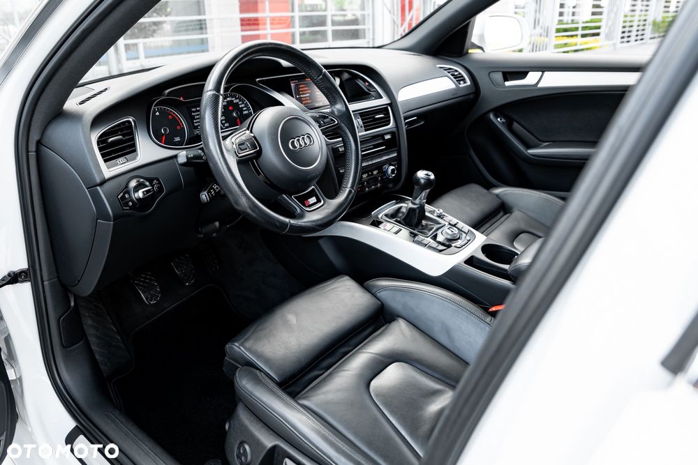 Audi A4 Avant 3.0 TDI DPF quattro S line Sportpaket - 16