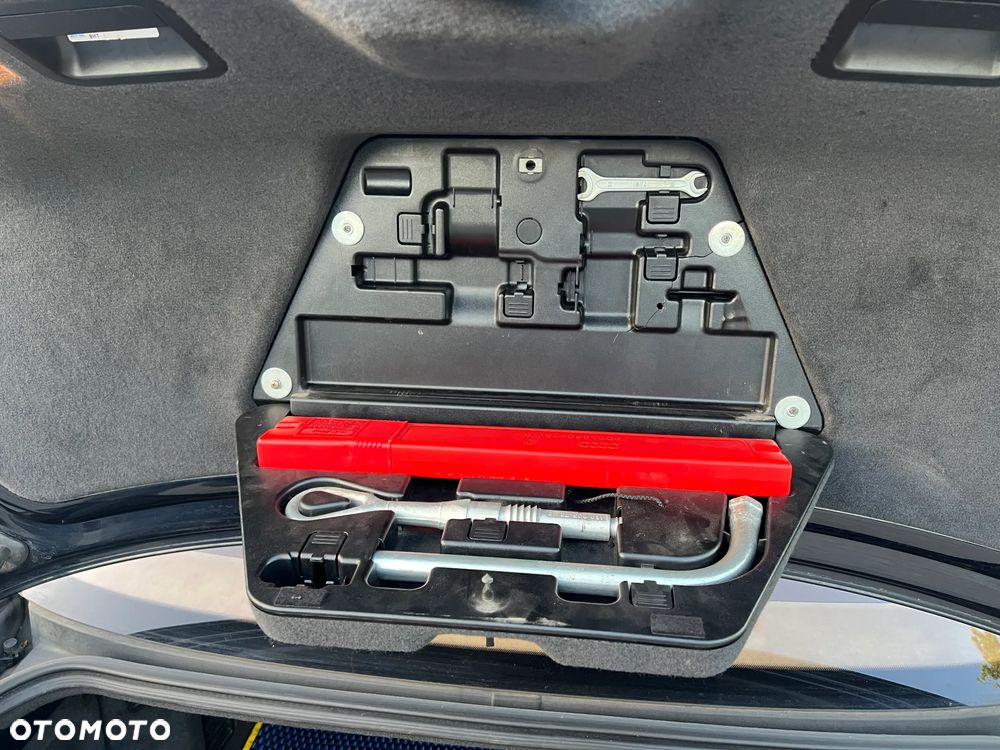 Audi A8 6.0 W12 Quattro - 30