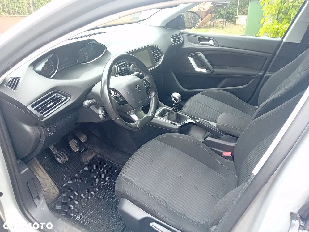 Peugeot 308 1.6 THP Access - 2