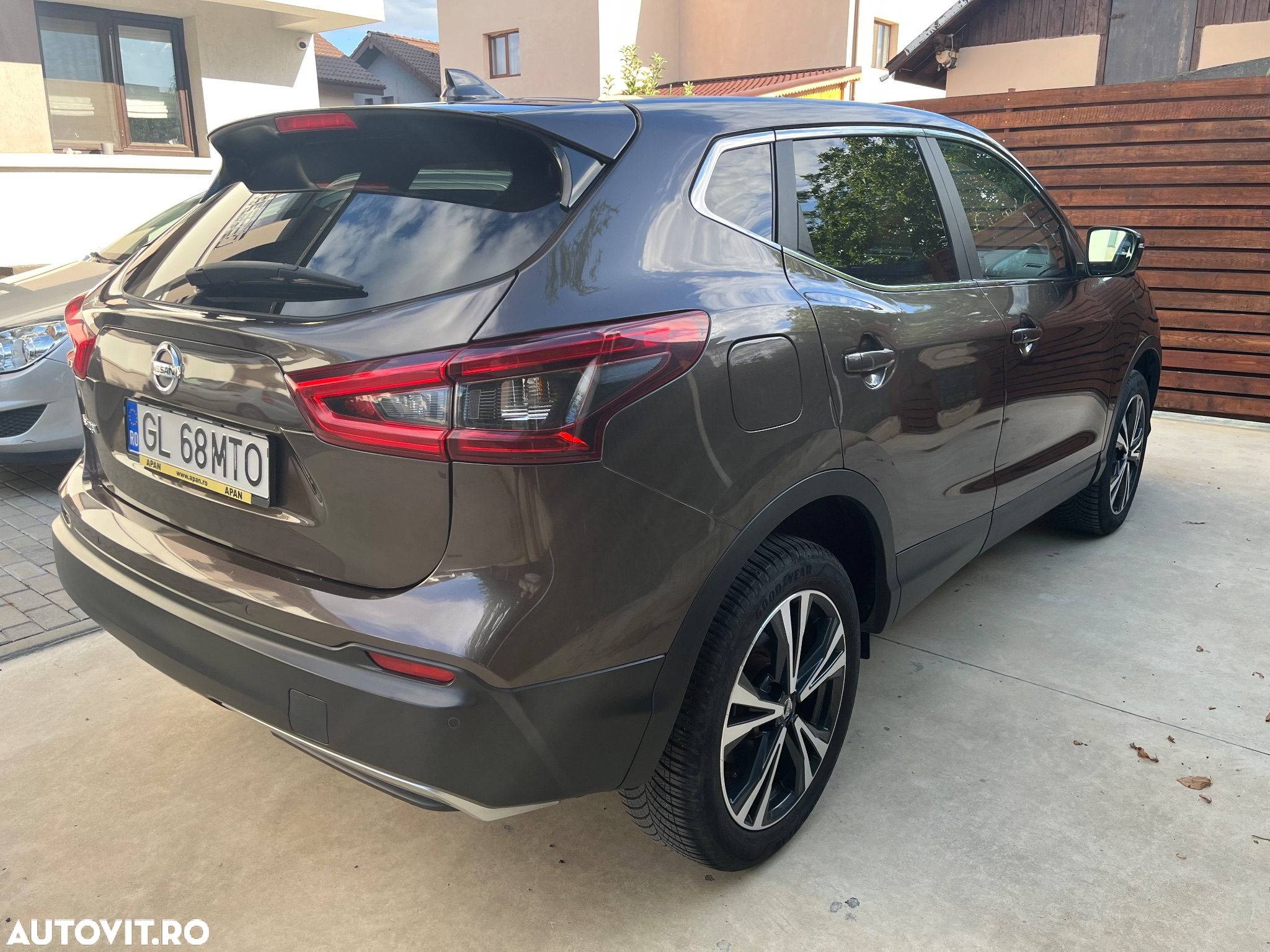 Nissan Qashqai DIG-T Start/Stop N-Connecta - 2