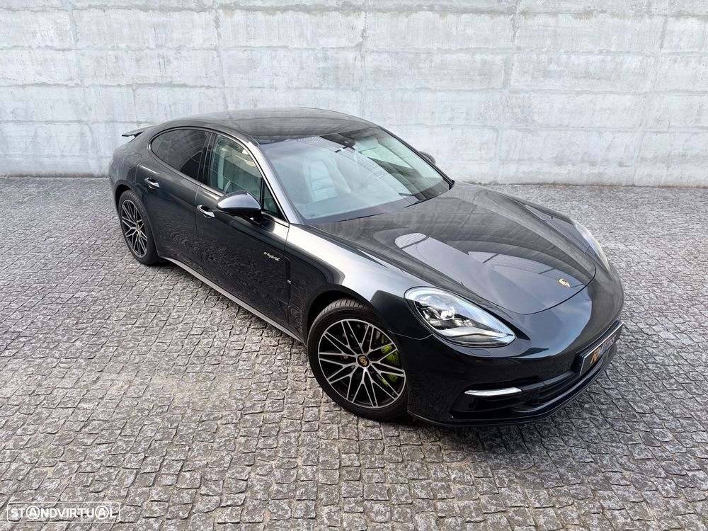 Porsche Panamera 4 E-Hybrid - 4
