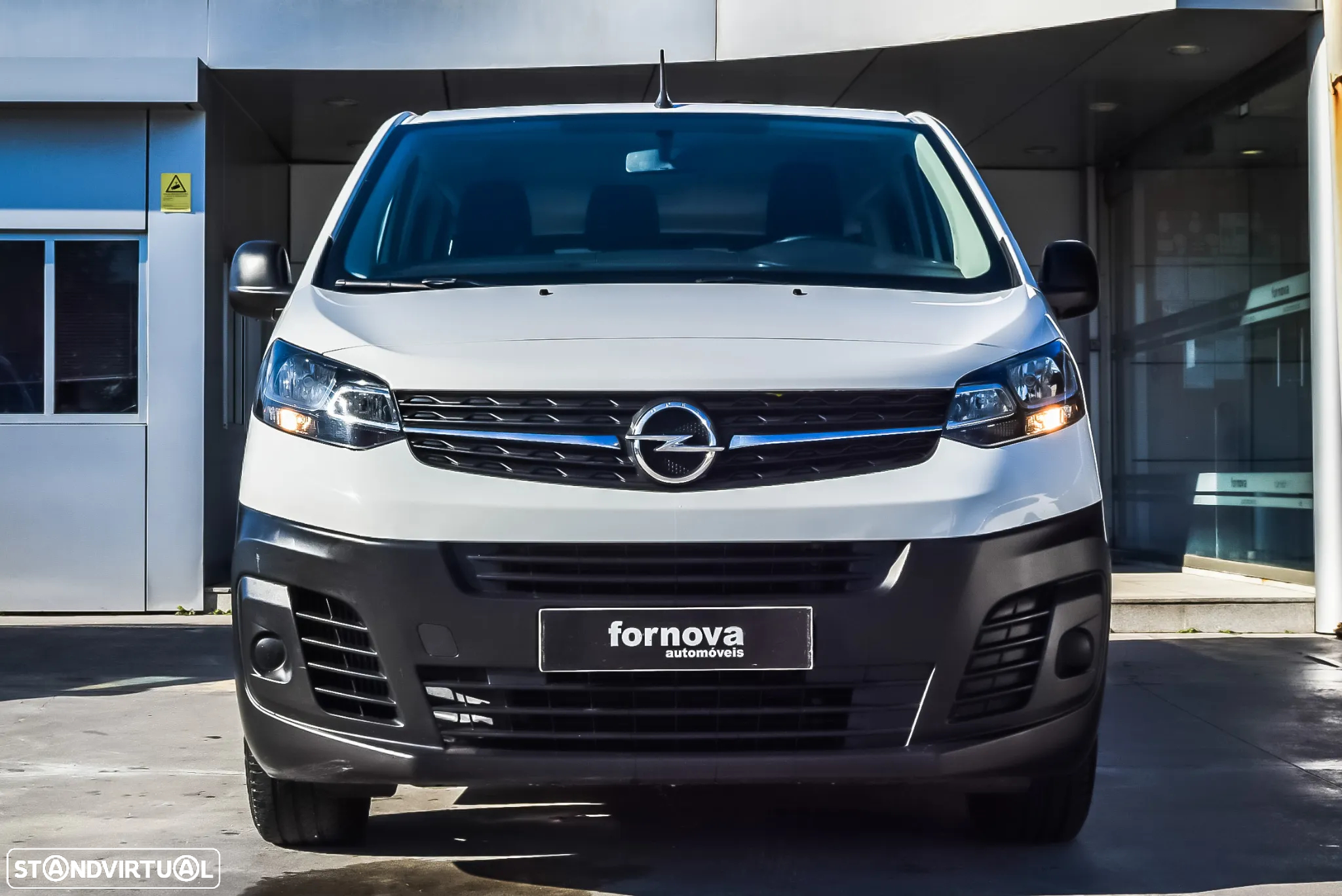 Opel Vivaro 1.5 CDTi L2H1 Essentia Inc - 8