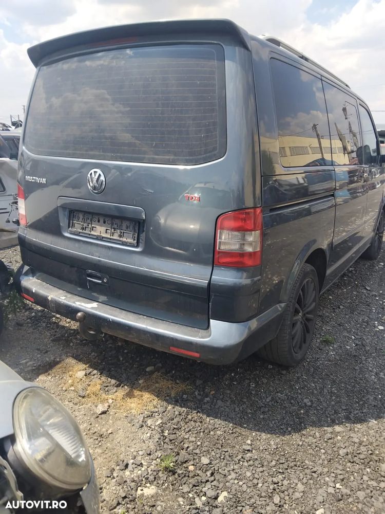 Dezmembrez Volkswagen T5 Multivan 2.5 TDI an 2004 AXE 170 cp - 5