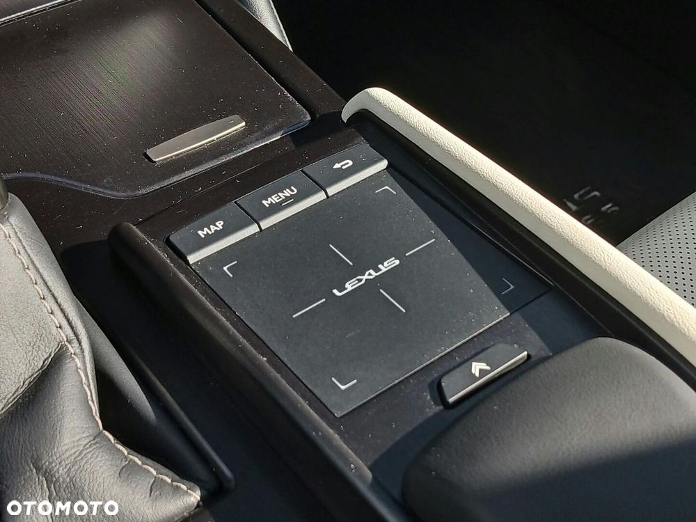 Lexus ES 300h F Sport Edition - 37