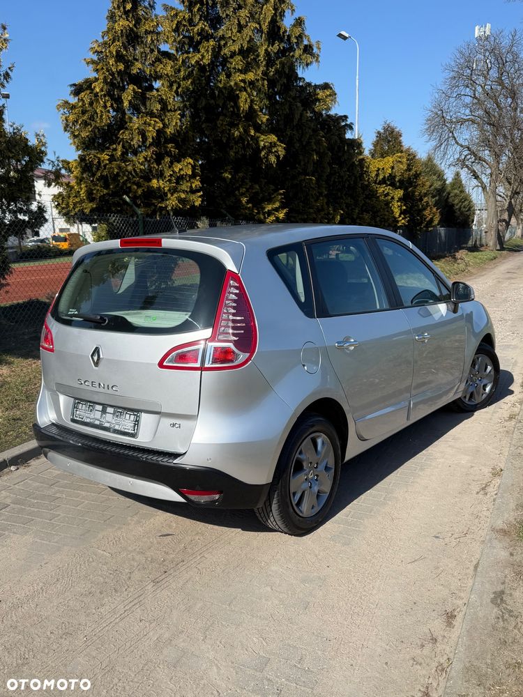 Renault Scenic dCi 110 EDC Paris - 4