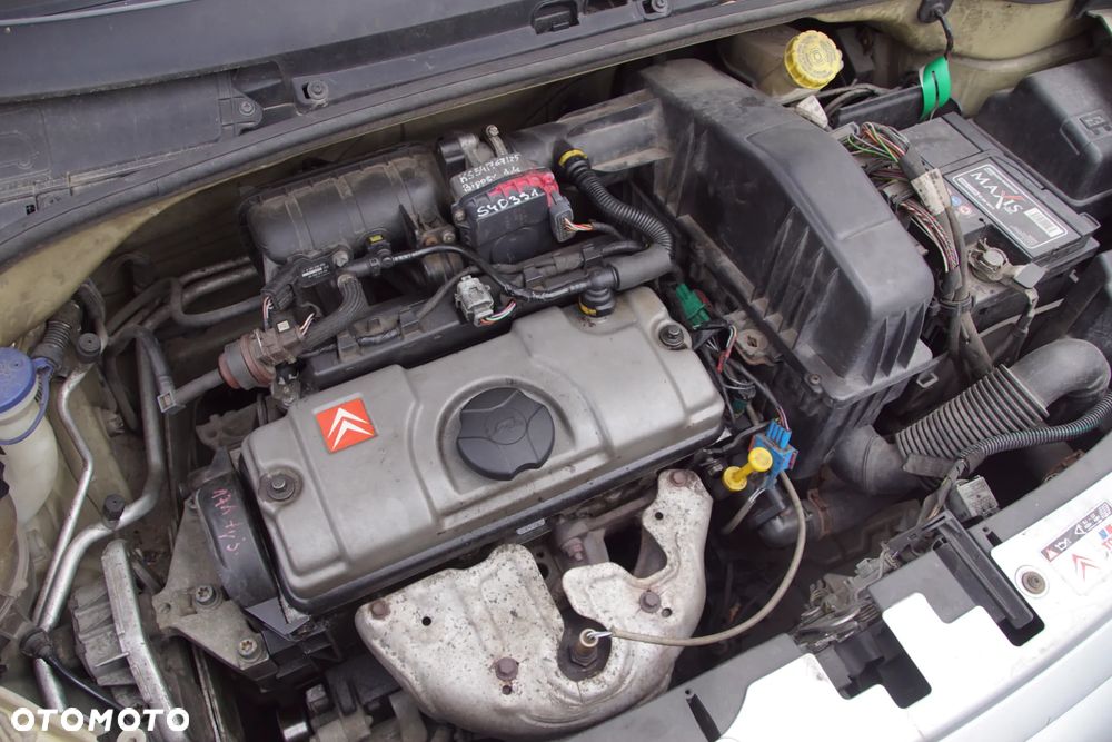 Auto na części - Citroen C3 I 1.4 73 KM KFV 20CQ09 EZR 2003R Silnik Skrzynia Drzwi Maska Błotnik Klapa Zderzak Lampa Lusterko Klamka Szyba Deska Kokpit Sterownik Moduł Czujnik Licznik Panel Wyświetlacz Kierownica - 17