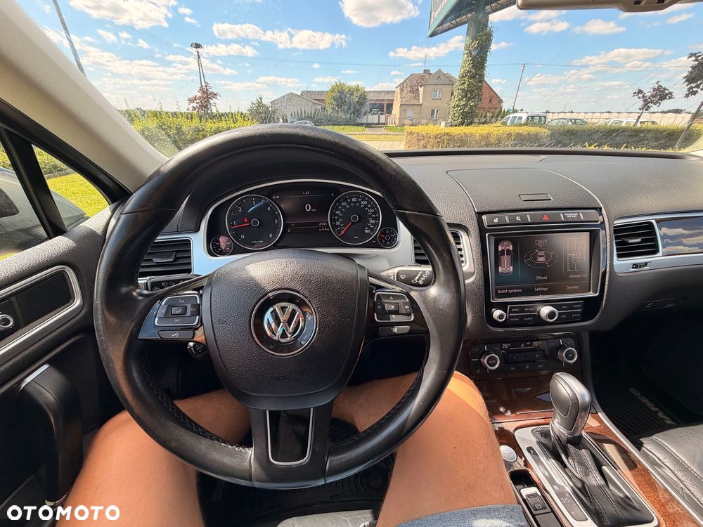 Volkswagen Touareg 3.0 V6 TDI SCR Blue Motion DPF Automatik Terrain Tech Executive Edition - 24